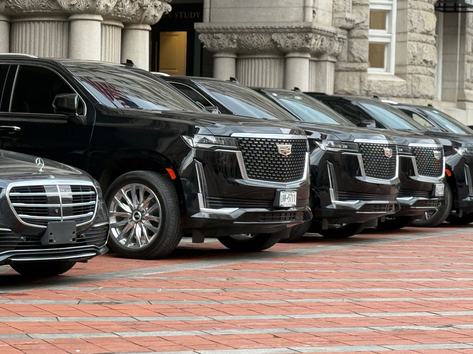 Skyline VIP Limo fleet lineup for coordinated NYC group transportation